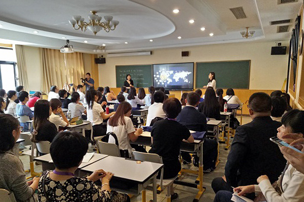 外研社定制师训成功亮相北京市中学生模拟联合国大会