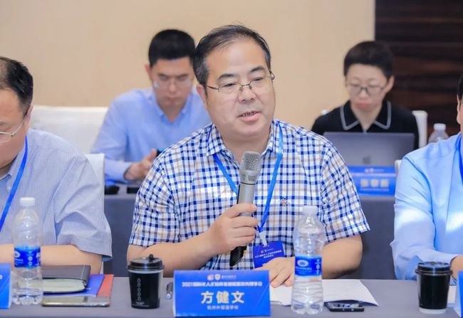 杭州外国语学校校长 方健文