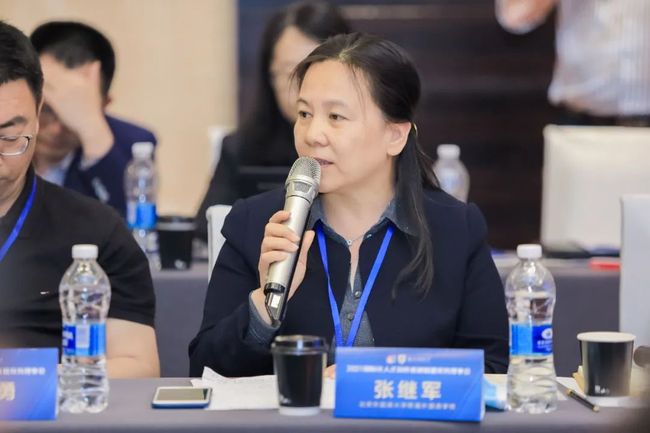 北京外国语大学附属外国语学校党总支书记 张继军